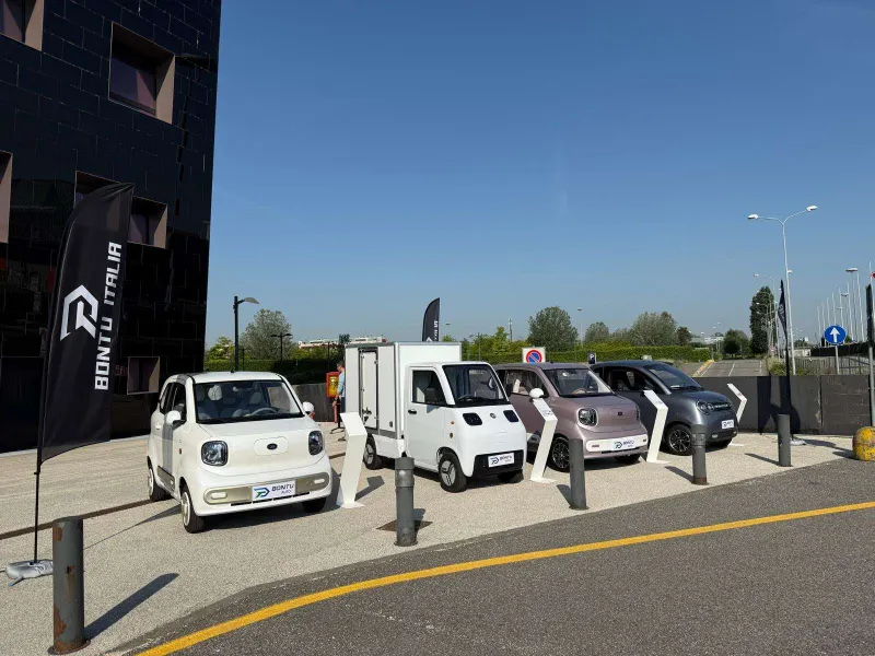 Bontu lancia con successo la sua nuova gamma di veicoli elettrici all'NH Hotel di Milano