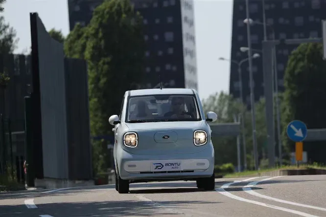 The star models BTE05 and BTE09 passenger cars made a stunning debut at the ceremony